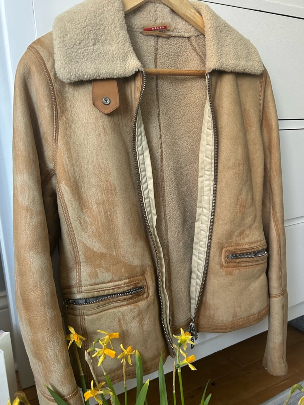 Authentic Prada Tan Shearling-Lined Jacket with Red Logo Tab - Picture 5 of 16